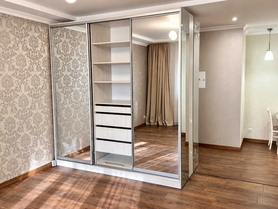 Квартира. Київ, Юлії Здановської вул. (Ломоносова)