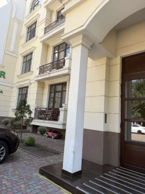 Французський бульвар КБ Королівські Сади  . Балкон.