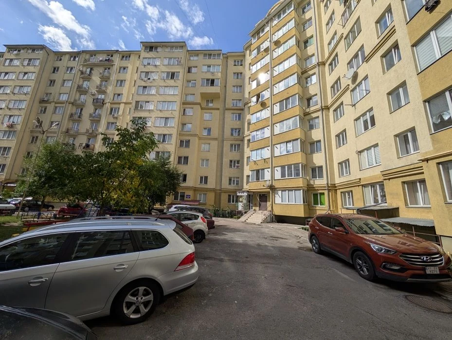 Продаж 3 кім квартири по вул Симоненка