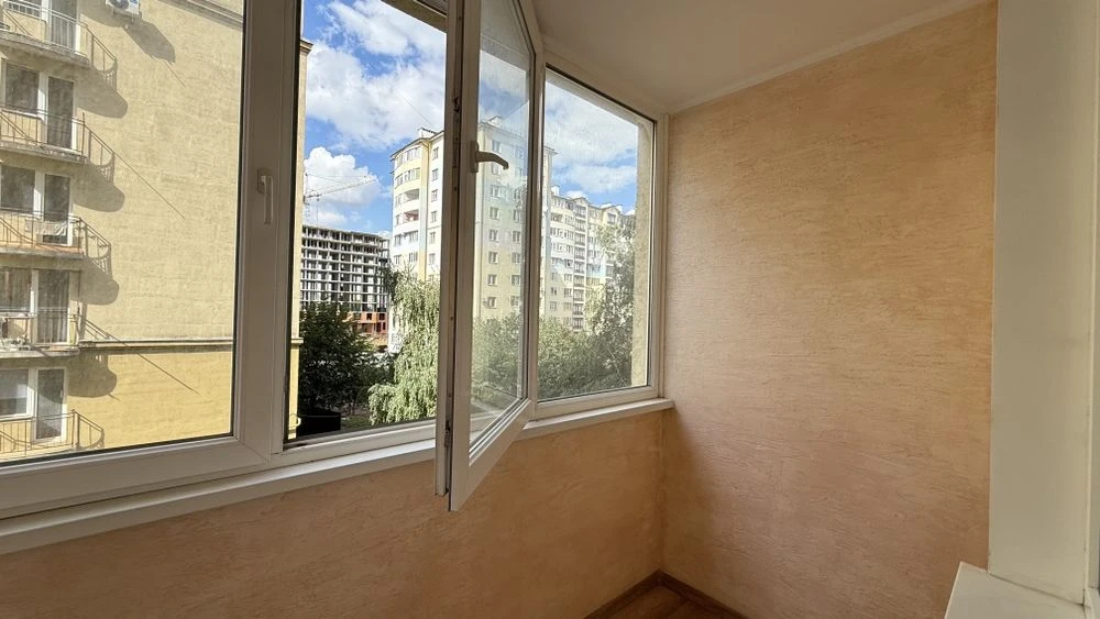 Продаж 3 кім квартири по вул Симоненка