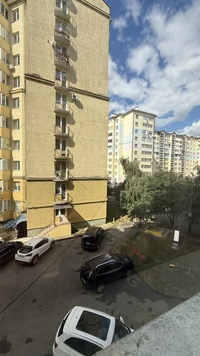 Продаж 3 кім квартири по вул Симоненка