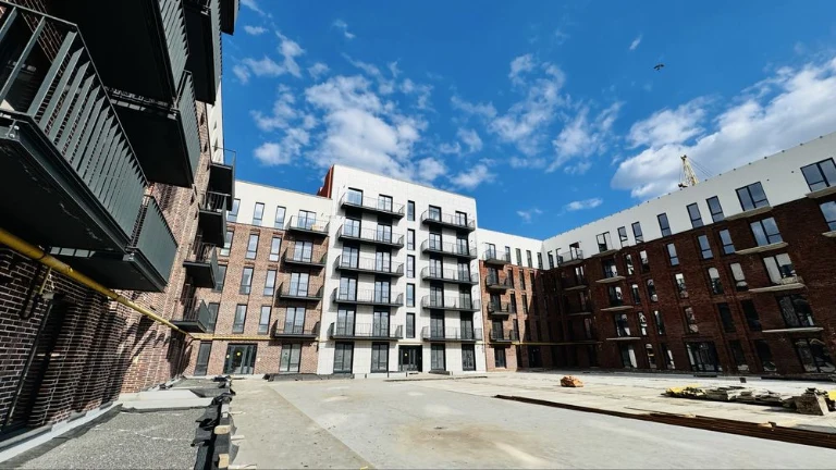 Продаж квартири в зданій новобудові ЖК Status Residence