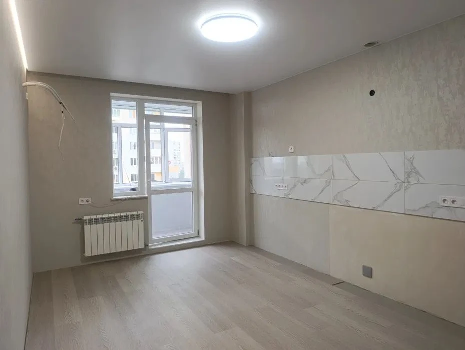 One-bedroom apartment for sale in the Meridian residential complex.