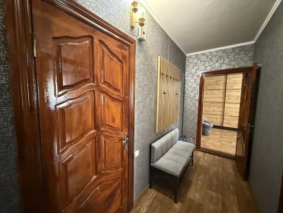 Двохкімнатна квартира біля Ц.Ринку.вул.8Березня.4/10,автоном