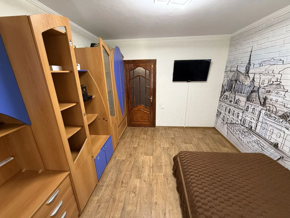 Двохкімнатна квартира біля Ц.Ринку.вул.8Березня.4/10,автоном