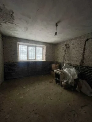 Продаж 1 кімнатної квартири (Цоколь) 33м² вул. Ярослава Паст