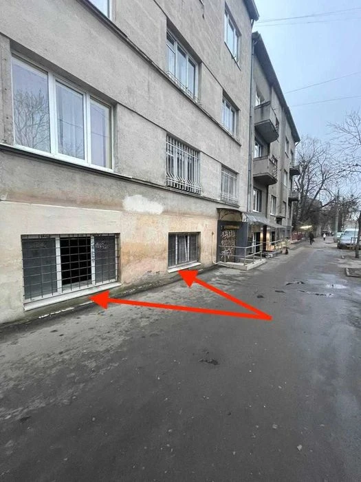 Продаж 1 кімнатної квартири (Цоколь) 33м² вул. Ярослава Паст