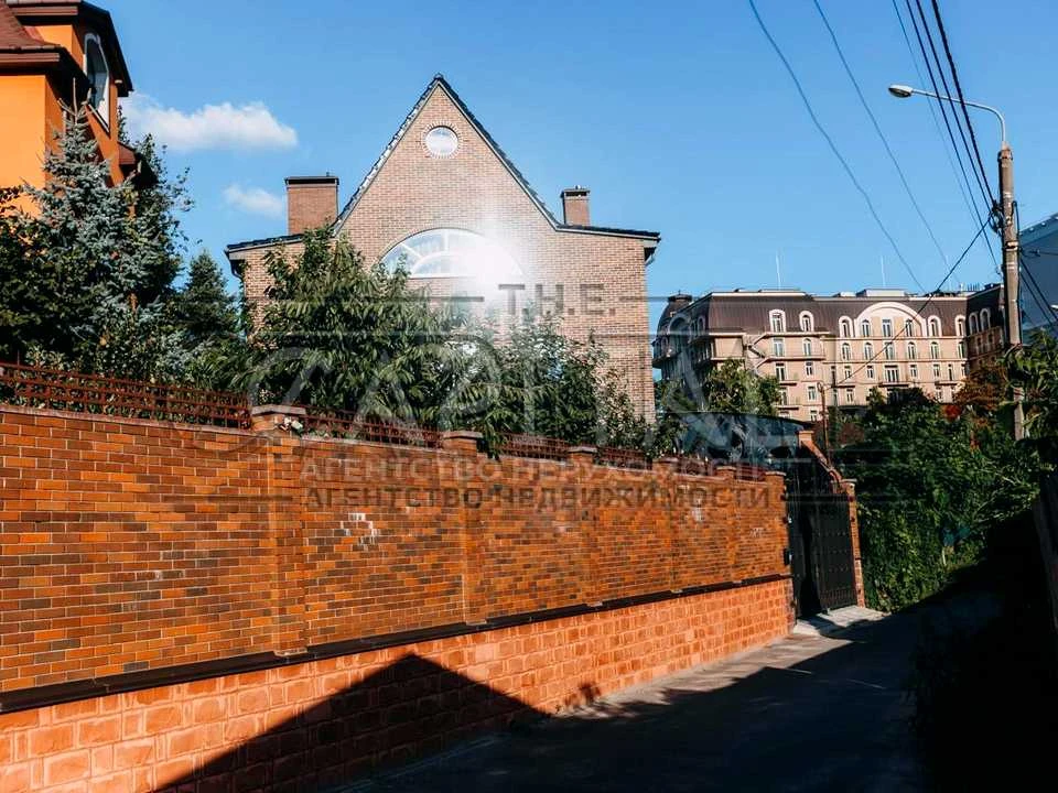 Будинок. Київ, Вільшанська вул.