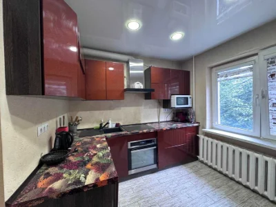 Продаж 2 кімнатної квартири з меблями та технікою