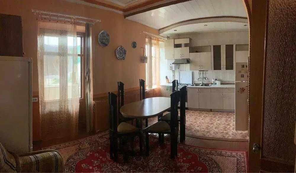 Продається трикімнатна квартира на 5 школі