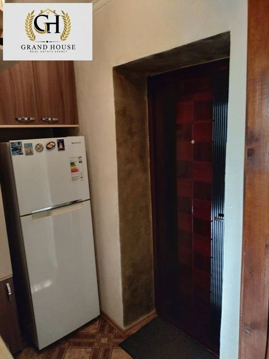 Продам 1 кімнатну квартиру на Шкільному