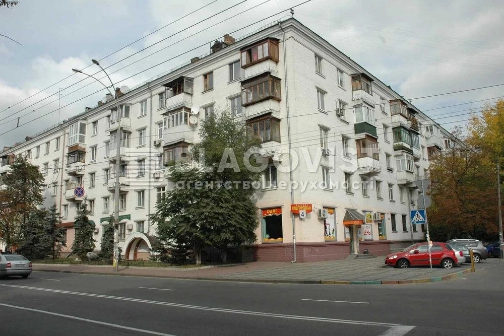 Продаж 3К Вишгородська 4 Сталінка ремонт меблі техніка