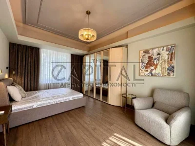 Будинок. Київ, Михайла Бойчука вул. (Кіквідзе)