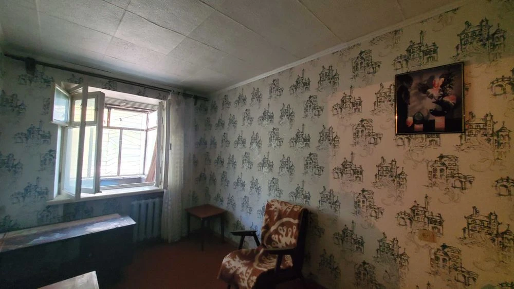 Фасадна 2-кімнатна квартира 55 м² під житло або бізнес на ву