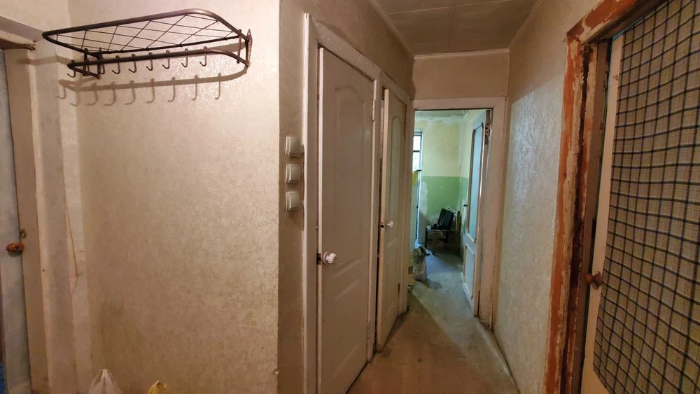Фасадна 2-кімнатна квартира 55 м² під житло або бізнес на ву