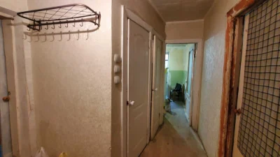 Фасадна 2-кімнатна квартира 55 м² під житло або бізнес на ву