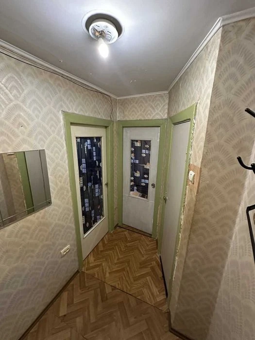 Продаж 1-кімнатної квартири з газом, 2 поверх,Черемушки,Євге