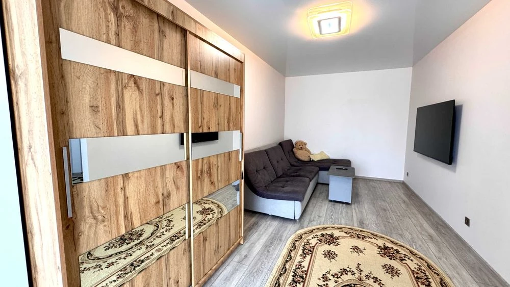 Продам 3 кімнатну квартиру з ремонтом на Щасливому ! 120 кв