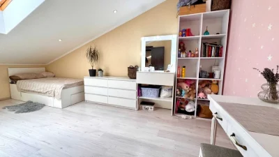 Продам 3 кімнатну квартиру з ремонтом на Щасливому ! 120 кв