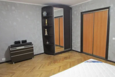 ЦЕНТР ст. метро Кловська. Роздільна 3 кімнатна. вул. Мечнико