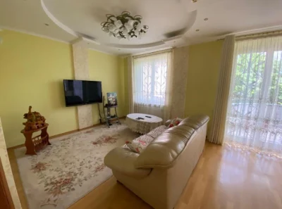 4-к.квартира з каміном + кухня студія біля парку Погулянка