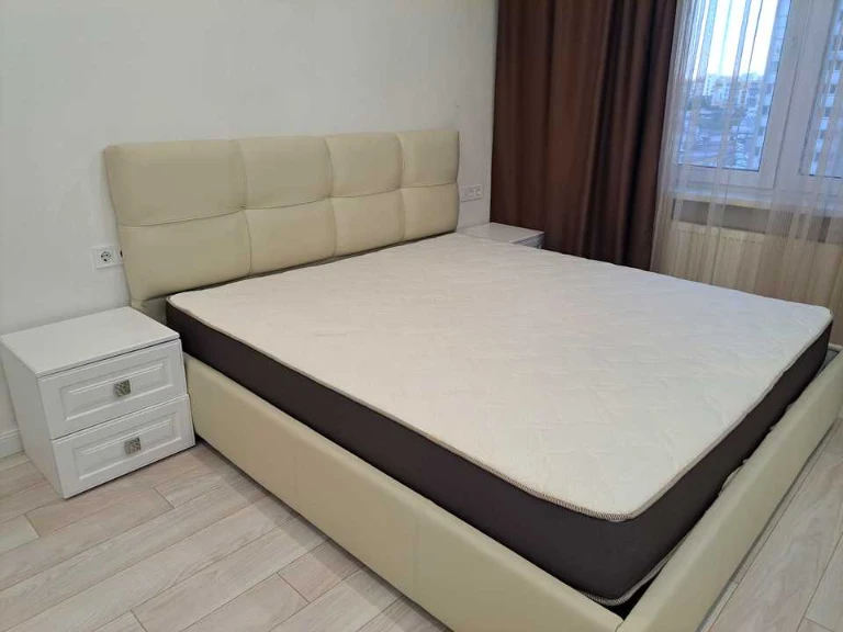 Квартира. Київ, Сергія Данченка вул.