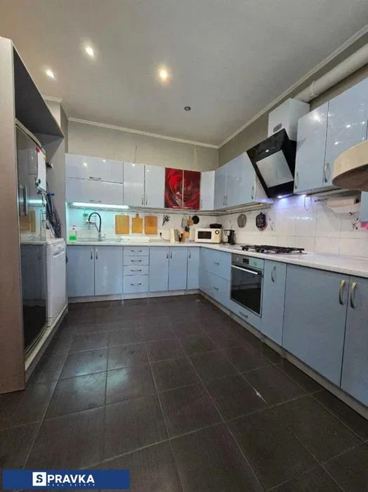 продам 4-к кв / 160 м² / ГАЗ / ремонт и мебель
