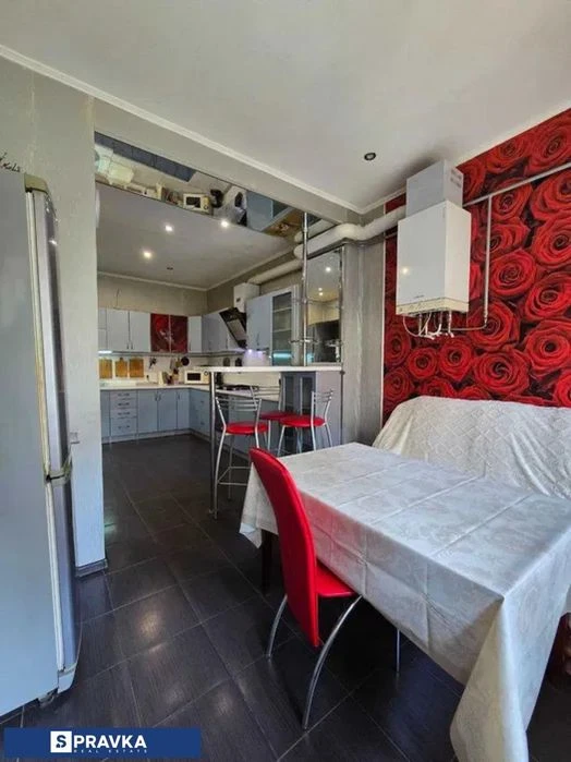 продам 4-к кв / 160 м² / ГАЗ / ремонт и мебель