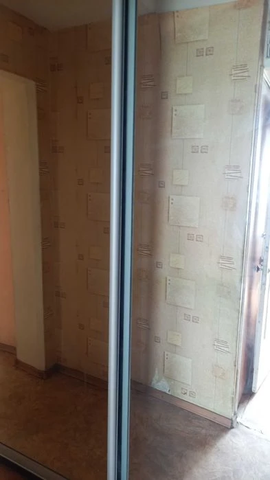 Продам 2х комнатную с большой кухней Хортицкий рн