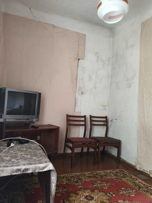 Продаж будинку у Ліску, в житловому стані
