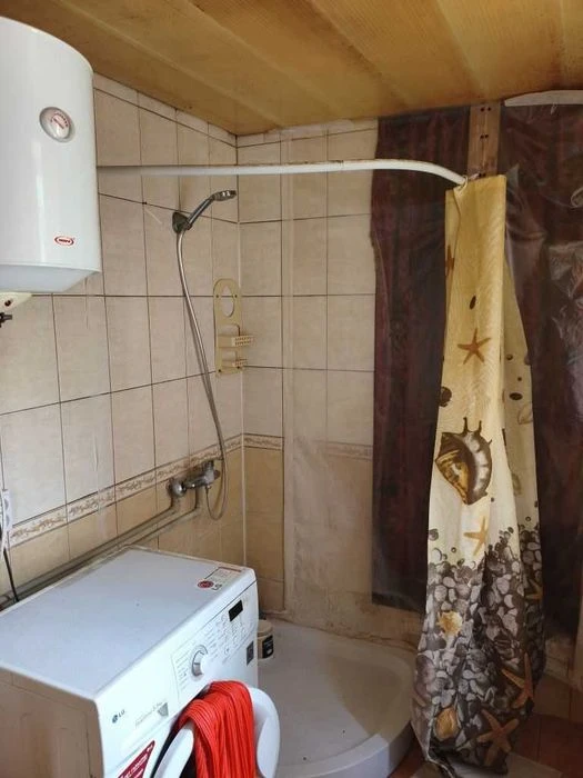 Продаж будинку у Ліску, в житловому стані