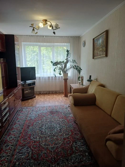Продаеться 3х к квартира ЮЗР  ул. Сумгаитская, центр района.