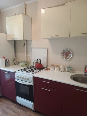 Продаеться 3х к квартира ЮЗР  ул. Сумгаитская, центр района.