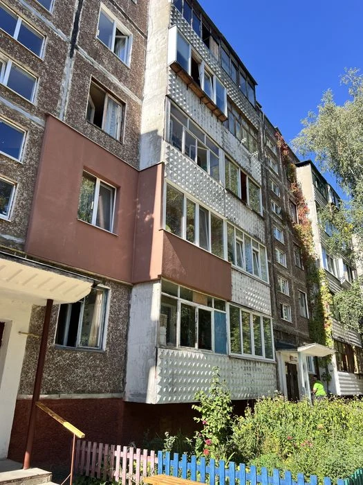 Продаж квартири з гарним плануванням в р-ні пр. Левка Лукʼян