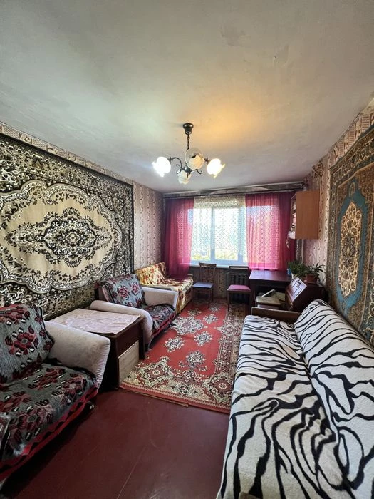 Продаж квартири з гарним плануванням в р-ні пр. Левка Лукʼян