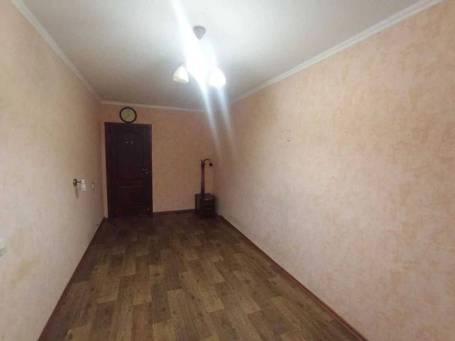 Продам 3-кімнатну квартиру з автономним опаленням на Лівобер