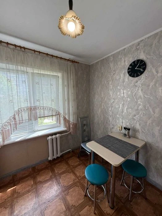 Продам 2-комнатную квартиру Малый рынок