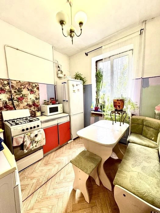 Продаж 2-кімнатної квартири на вул. Середньофонтанській, 57