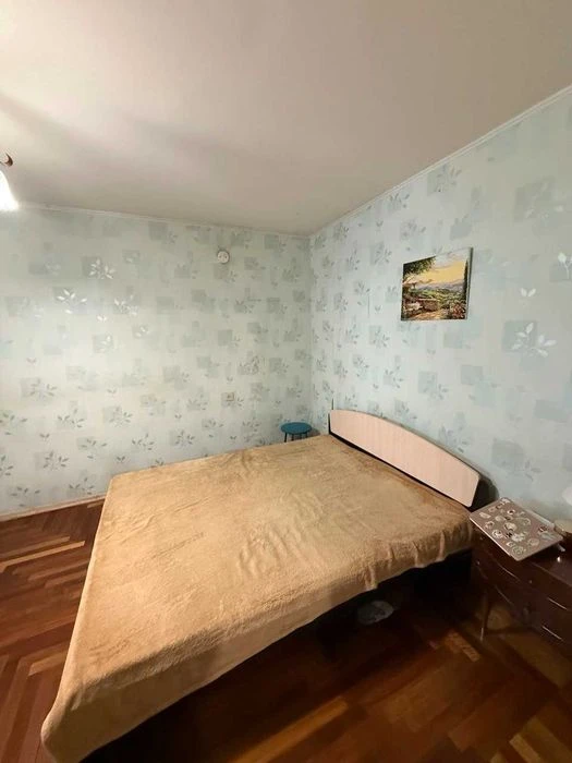 Продам 2-комнатную квартиру Малый рынок