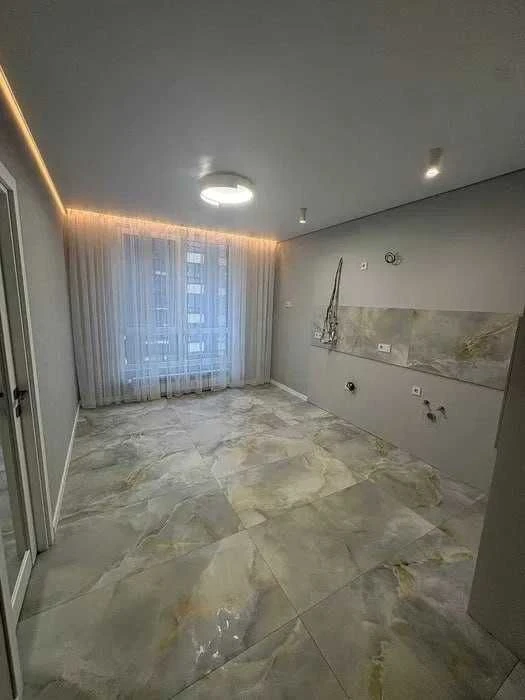Продам 1-кім квартиру з готовим ремонтом