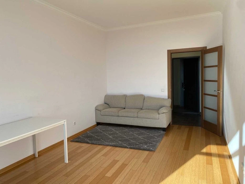 For sale 4-room apartment 130 m2 Dmitrievskaya 80 Center Shevcherkivskyi district