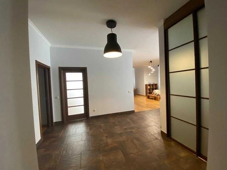 For sale 4-room apartment 130 m2 Dmitrievskaya 80 Center Shevcherkivskyi district