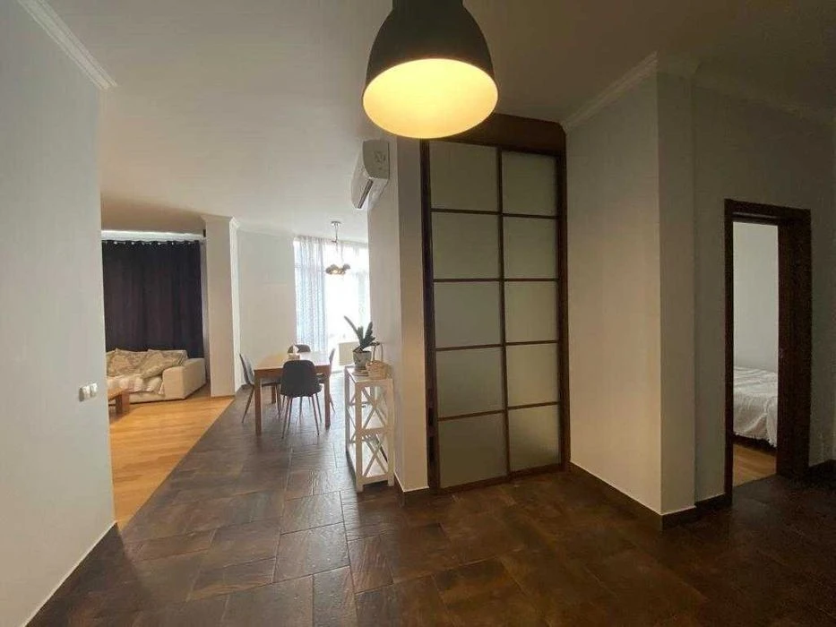 For sale 4-room apartment 130 m2 Dmitrievskaya 80 Center Shevcherkivskyi district