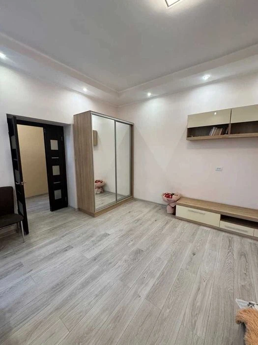 Продам 1 кім квартиру , хороший житловий стан вул. Героїв УП