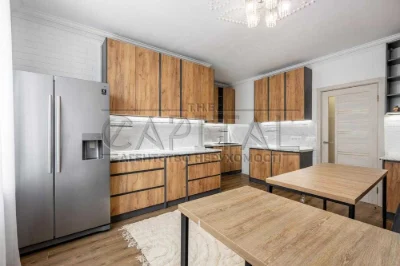 Продаж / Квартира / 94 м², 3 окремі кімнати / вул. Дмитрівсь