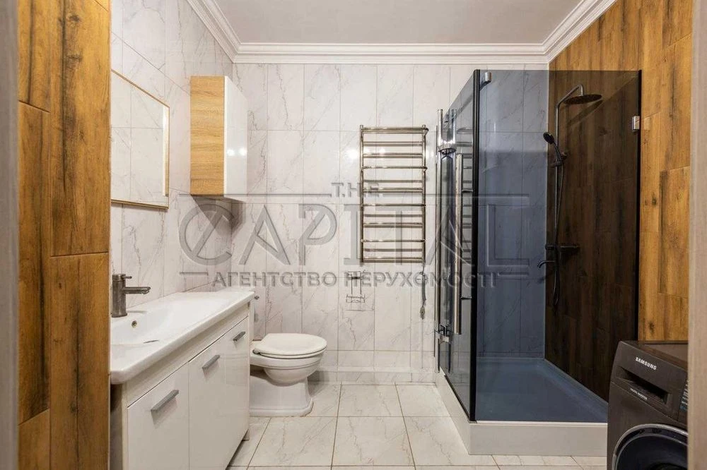 Продаж / Квартира / 94 м², 3 окремі кімнати / вул. Дмитрівсь
