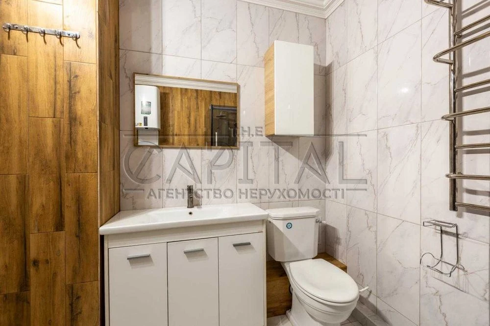 Продаж / Квартира / 94 м², 3 окремі кімнати / вул. Дмитрівсь