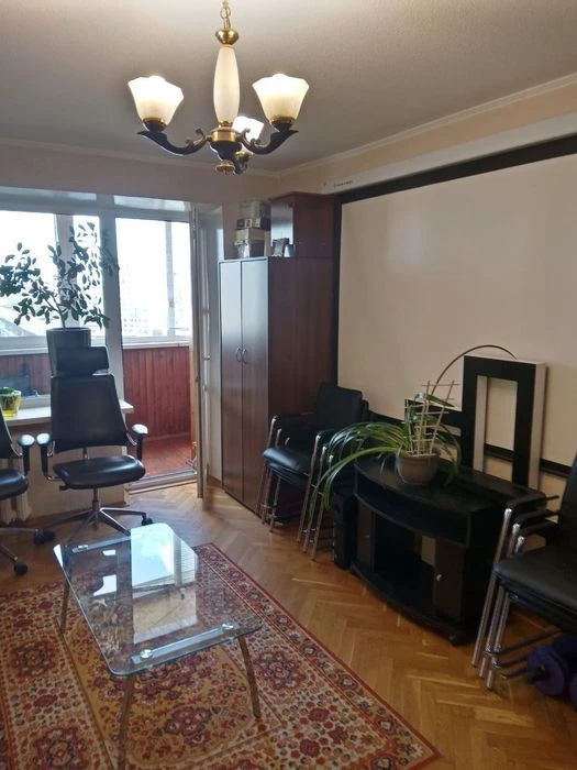 Продам 1 кім кв,Флоренции,9,м.Лівобережна