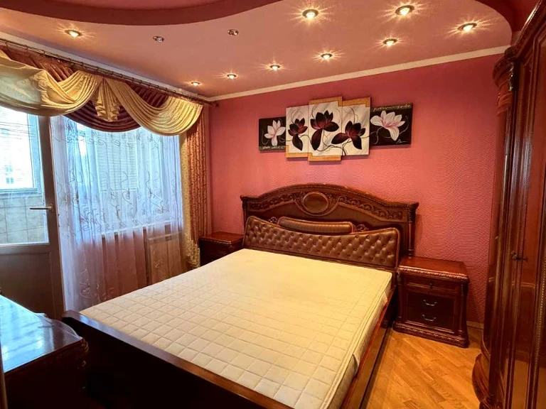 Квартира. Київ, Харківське шосе