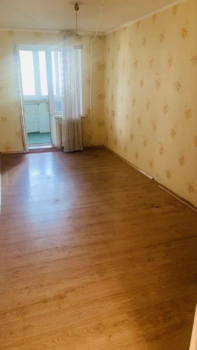 Продам трехкомнатную квартиру на Победе